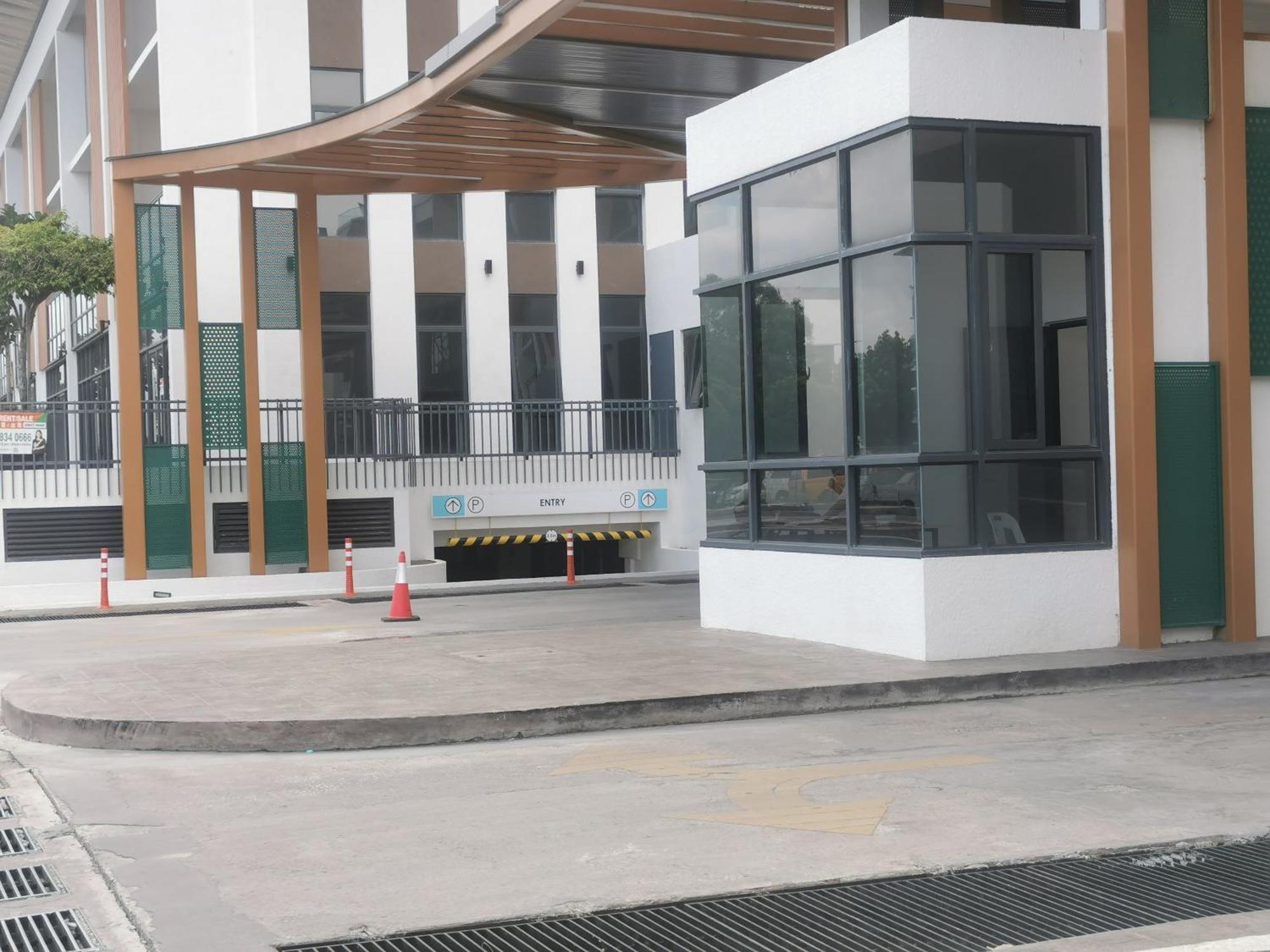 K Avenue B17 House Near Airport By Gc *