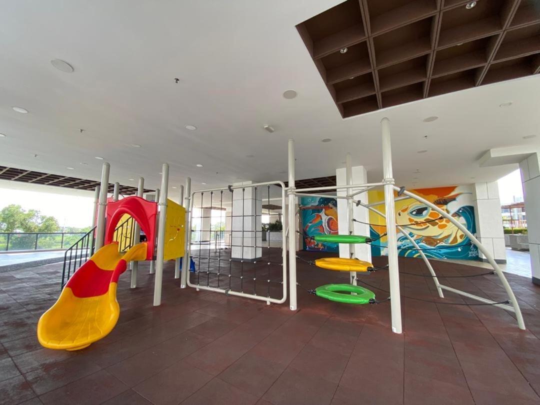 K Avenue B17 House Near Airport By Gc Apartment